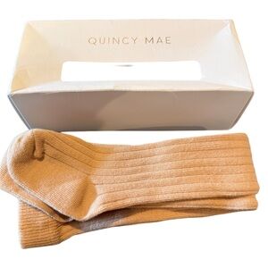 New Quincy Mae blush footed baby tights. Size 0-6 months.